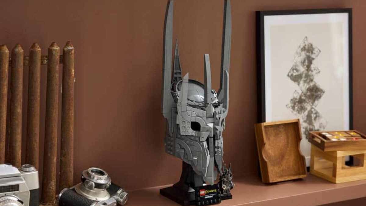 Don't expect references in LEGO The Lord of the Rings helmet