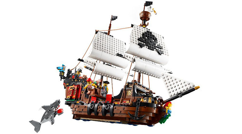 LEGO Creator 31109 Pirate Ship 4 featured