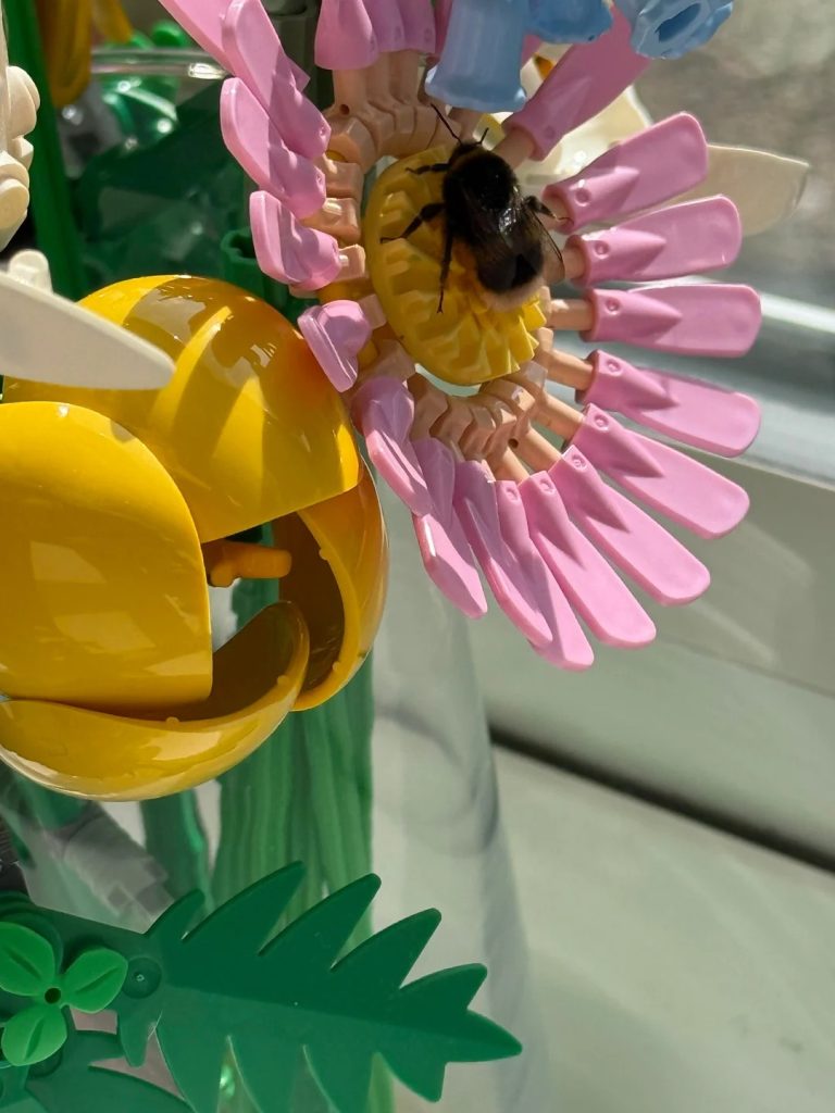 lego botanicals bee justdont7133 1 768x1024