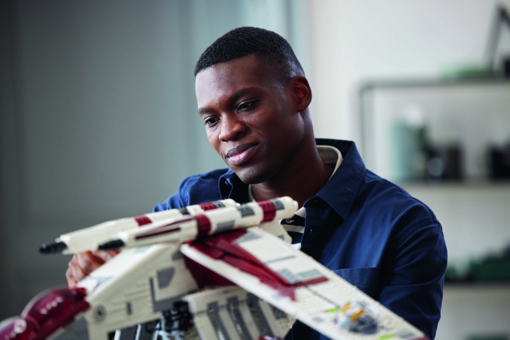 LEGO Star Wars 75309 Republic Gunship 13