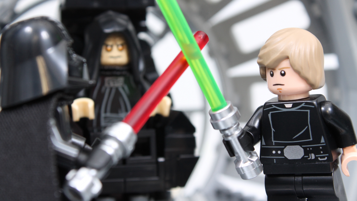LEGO Star Wars 75352 Emperor’s Throne Room Diorama review