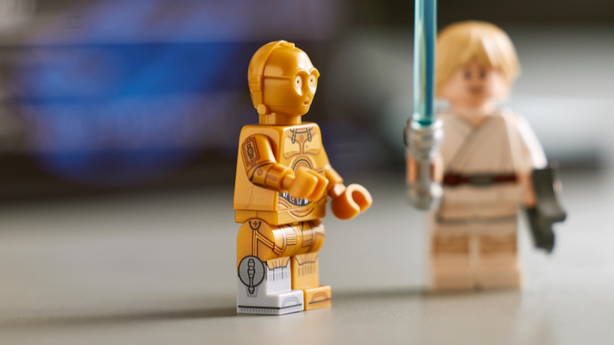 LEGO Star Wars keychain goes where UCS Sail Barge didn't