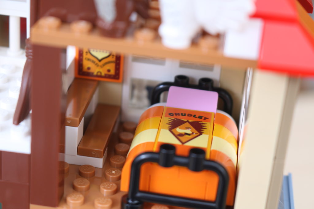 LEGO Harry Potter 75980 Attack on the Burrow review 10