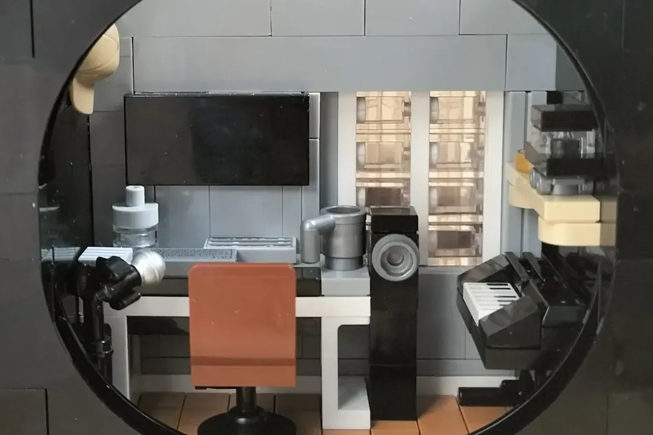 LEGO Ideas Happier Than Ever 4