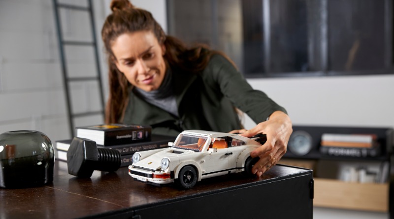 Join the LEGO designers in a 10295 Porsche 911 car meet