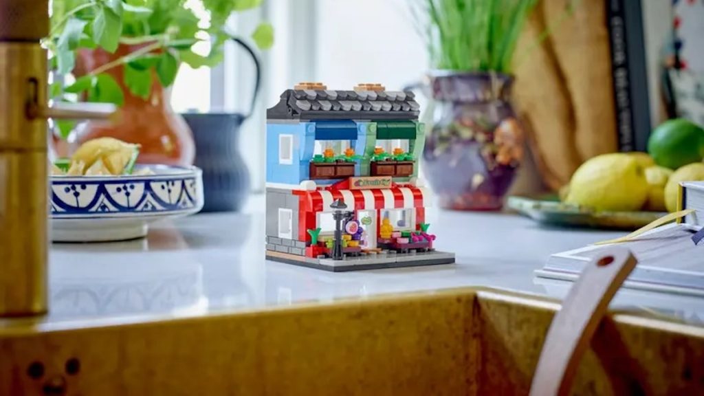 LEGO 40684 Fruit Store Lifestyle featured 1024x576