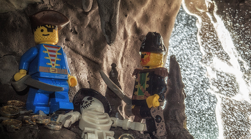 Brick Pic of the Day: Treasure seekers