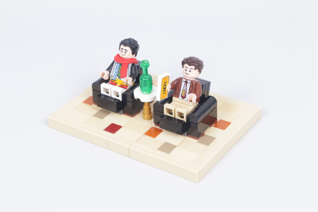 LEGO Creator Expert 10292 Friends Apartments review 15