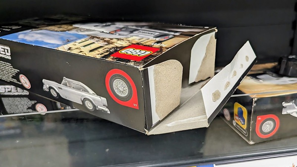 UK retailer prevents LEGO theft by… opening boxes