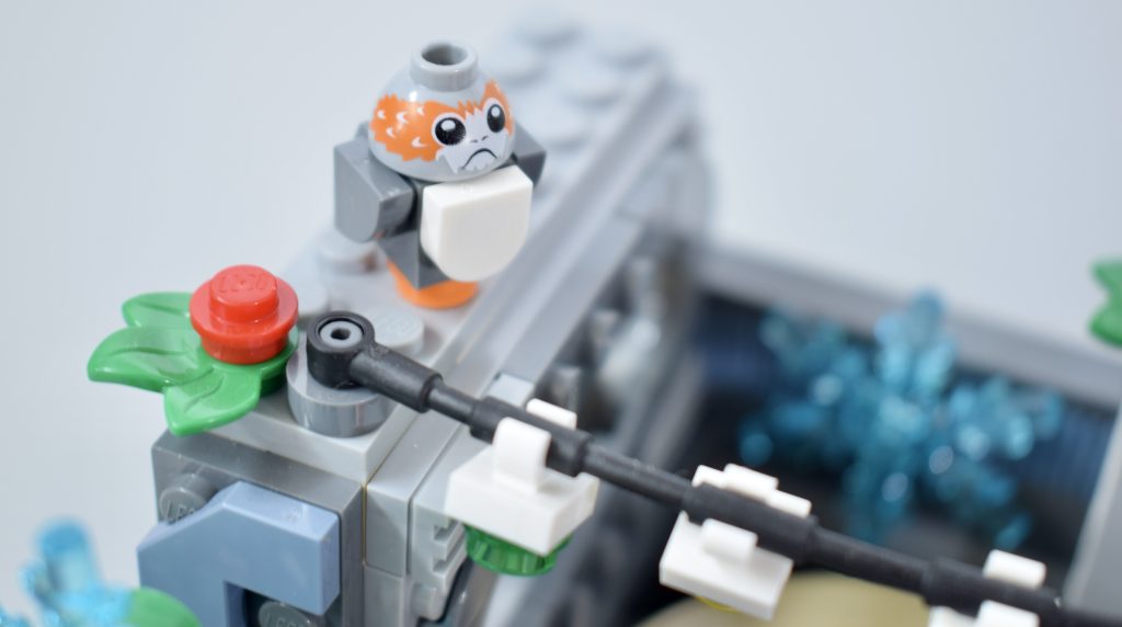 LEGO Star Wars 40658 Millennium Falcon Holiday Diorama Review 9 1024x572