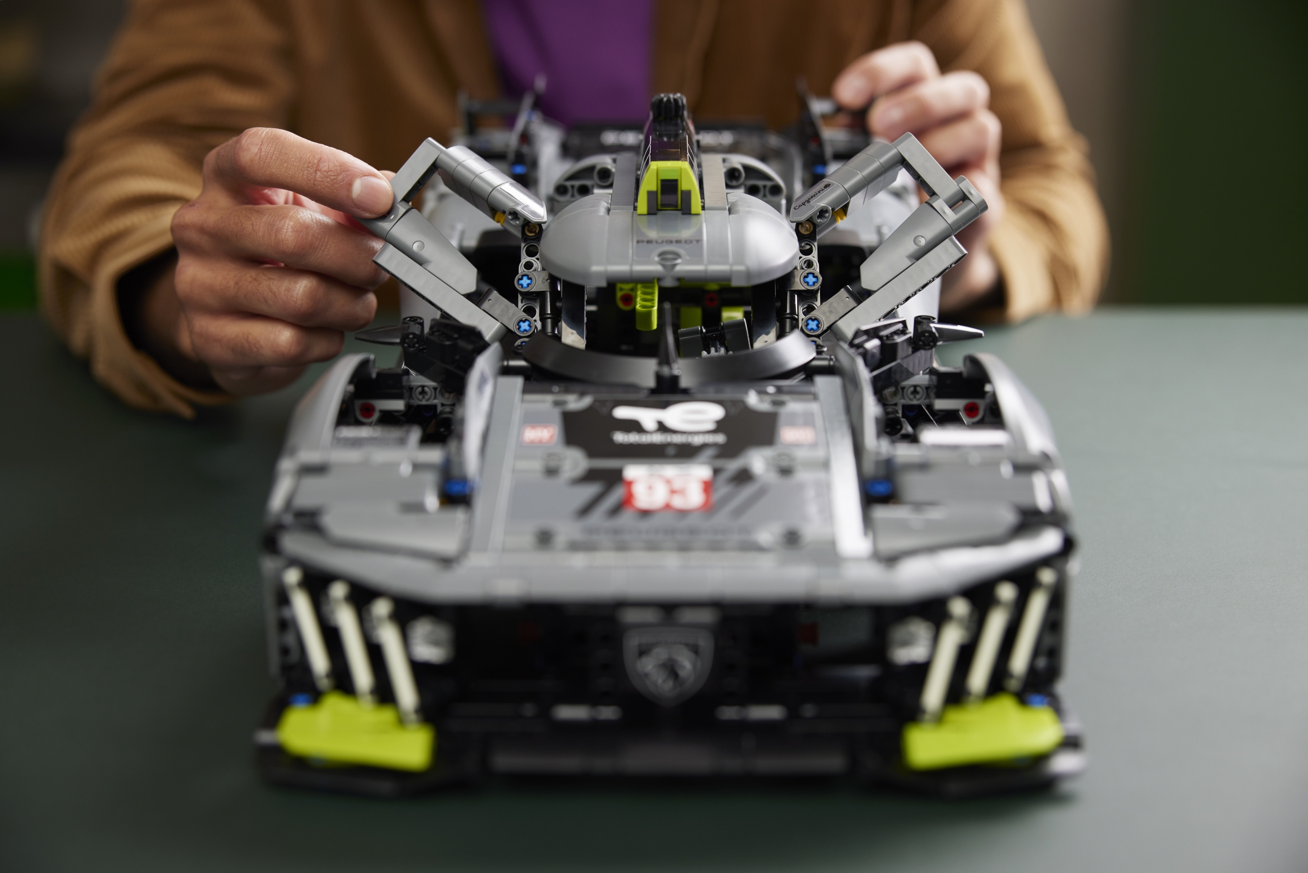LEGO Technic Peugeot 9X8 Hypercar 3 scaled