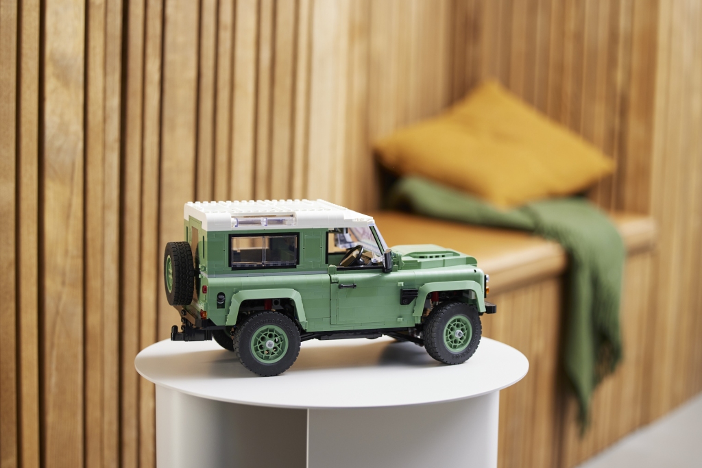 LEGO Icons 10317 Land Rover Classic Defender 90 18 1024x683