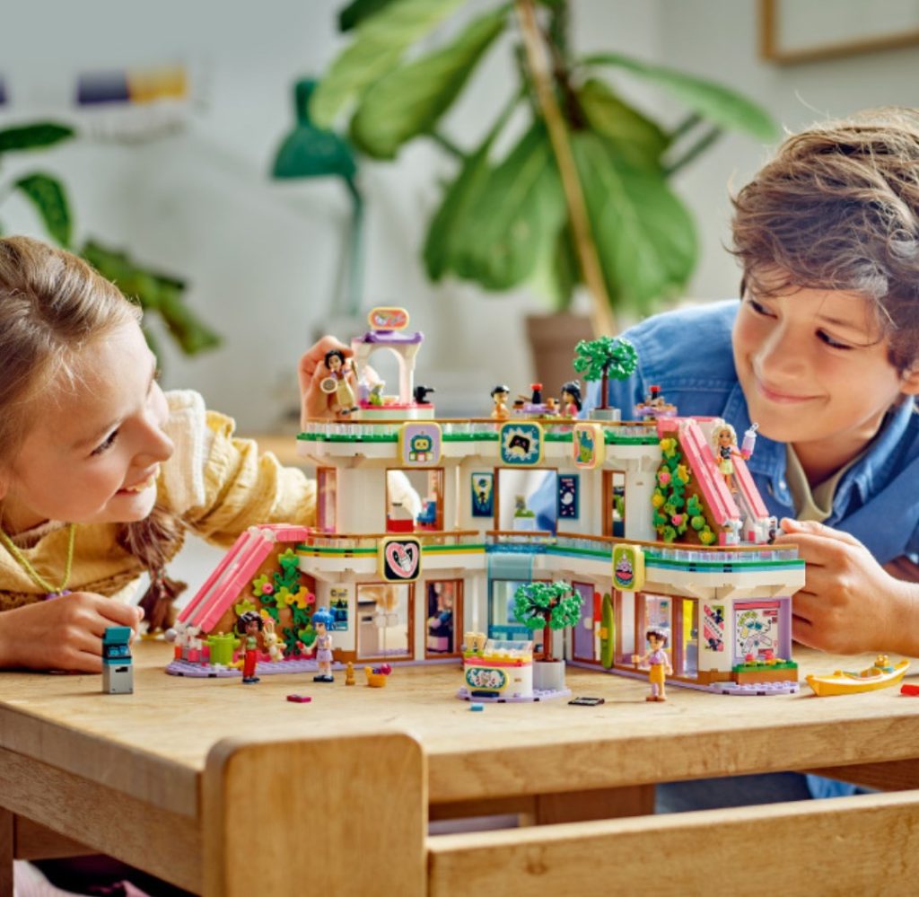 LEGO Friends 42604 Heartlake City Shopping Mall 8 1024x999