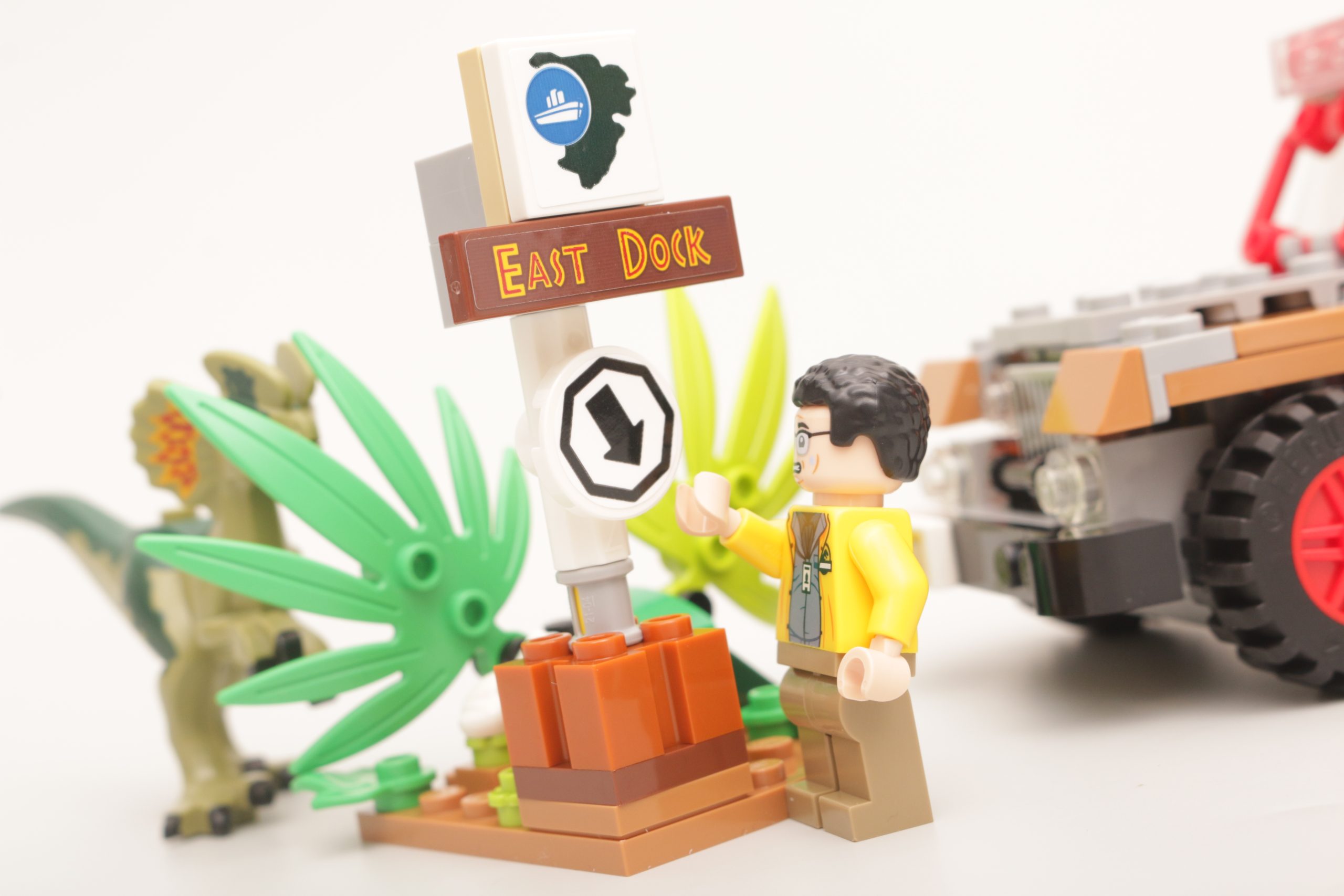LEGO Jurassic Park 76958 Dilophosaurus Ambush review 10 scaled
