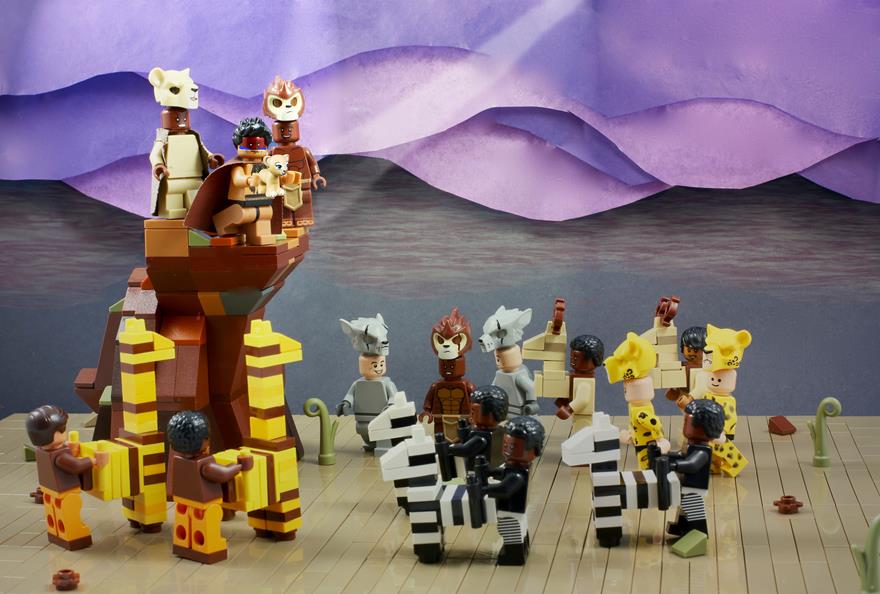 Iconic theatre scenes in LEGO