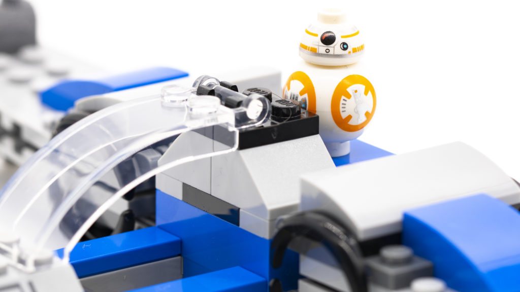 LEGO Star Wars 75297 Resistance X Wing 6