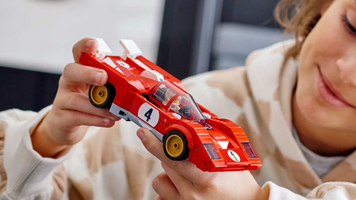 Watch a giant LEGO Speed Champions 76906 1970 Ferrari 512 M come to life