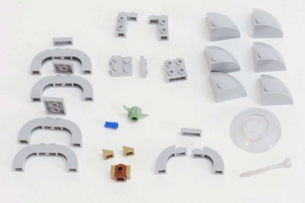 LEGO Star Wars Baby Yoda build 2