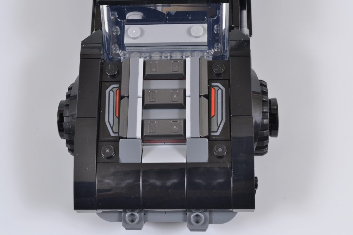 LEGO DC 76332 The Batman Batmobile 8 1200x800