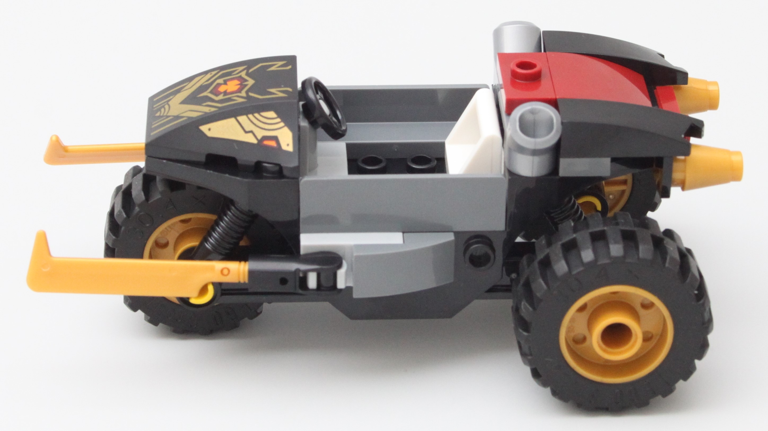 LEGO NINJAGO 71789 Kai and Rass Car and Bike Battle review 8 scaled