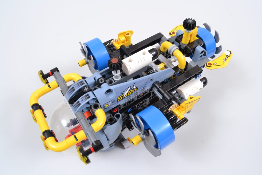 LEGO Technic 42201 Deep Sea Research Submarine 8 1024x683