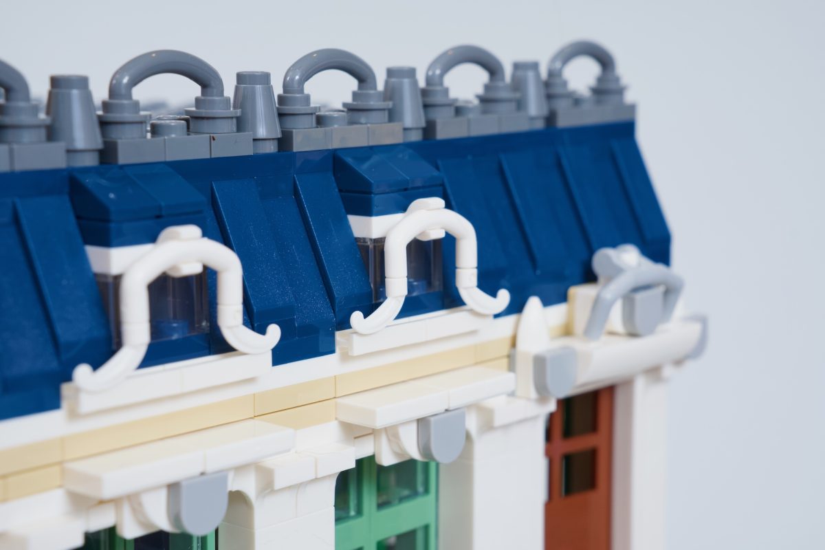 LEGO Icons 11371 Shopping Street review 29 1200x800