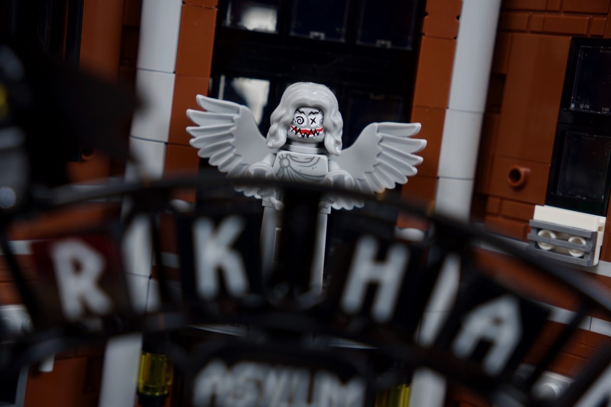LEGO Batman DC 76300 Arkham Asylum mod 31 1200x800