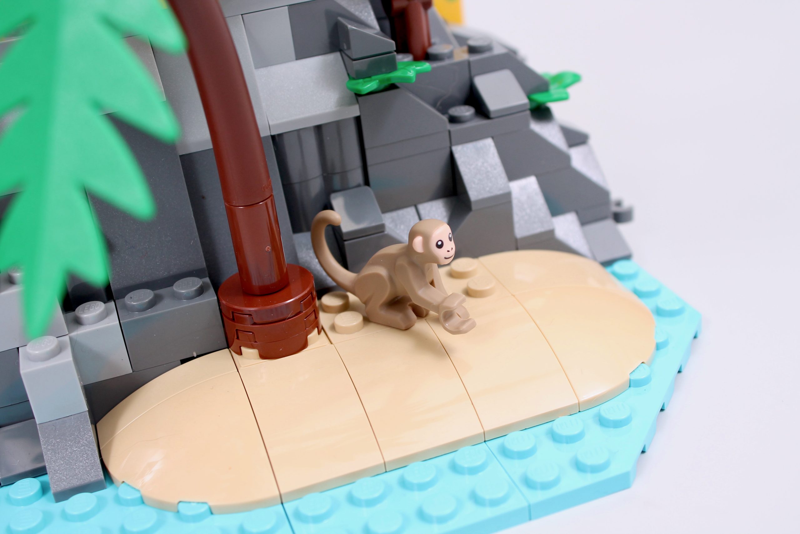 LEGO Icons 10320 Eldorado Fortress review 10 scaled