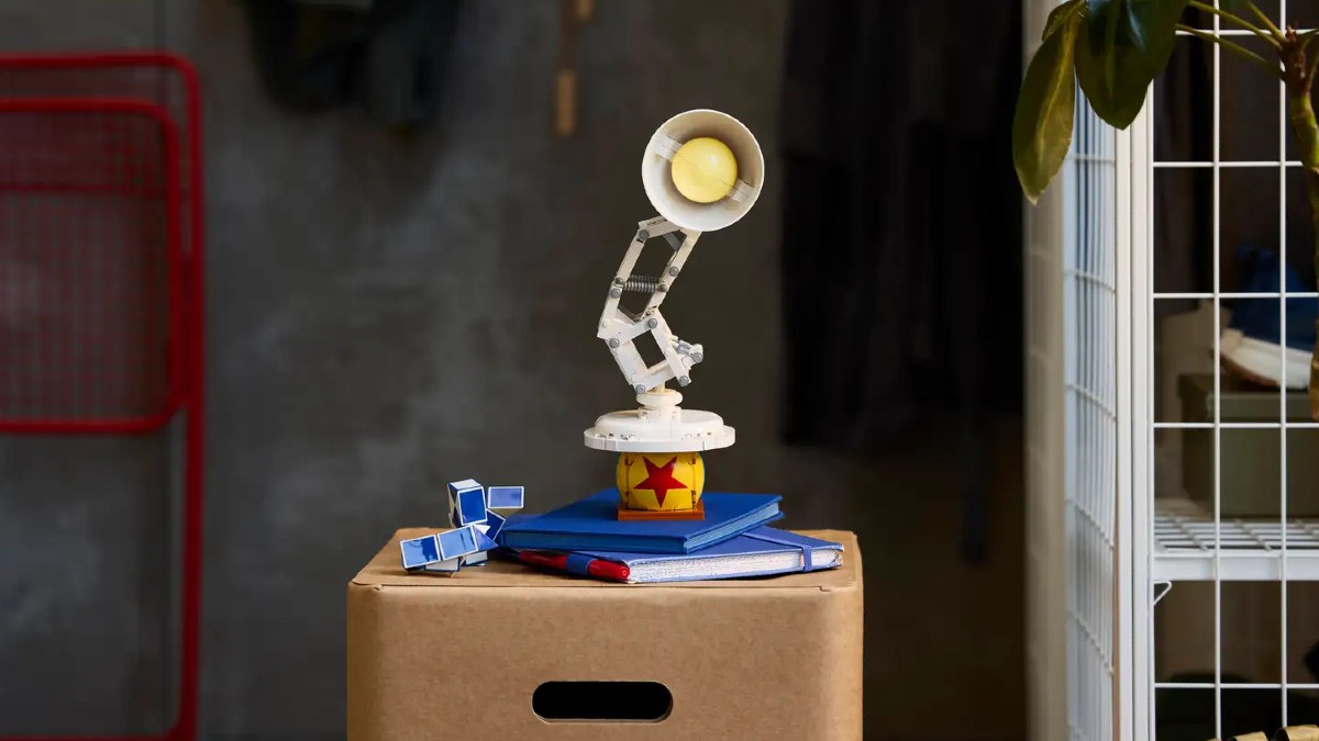 LEGO Pixar Lamp debuts a new element, but that won't be the last use of it