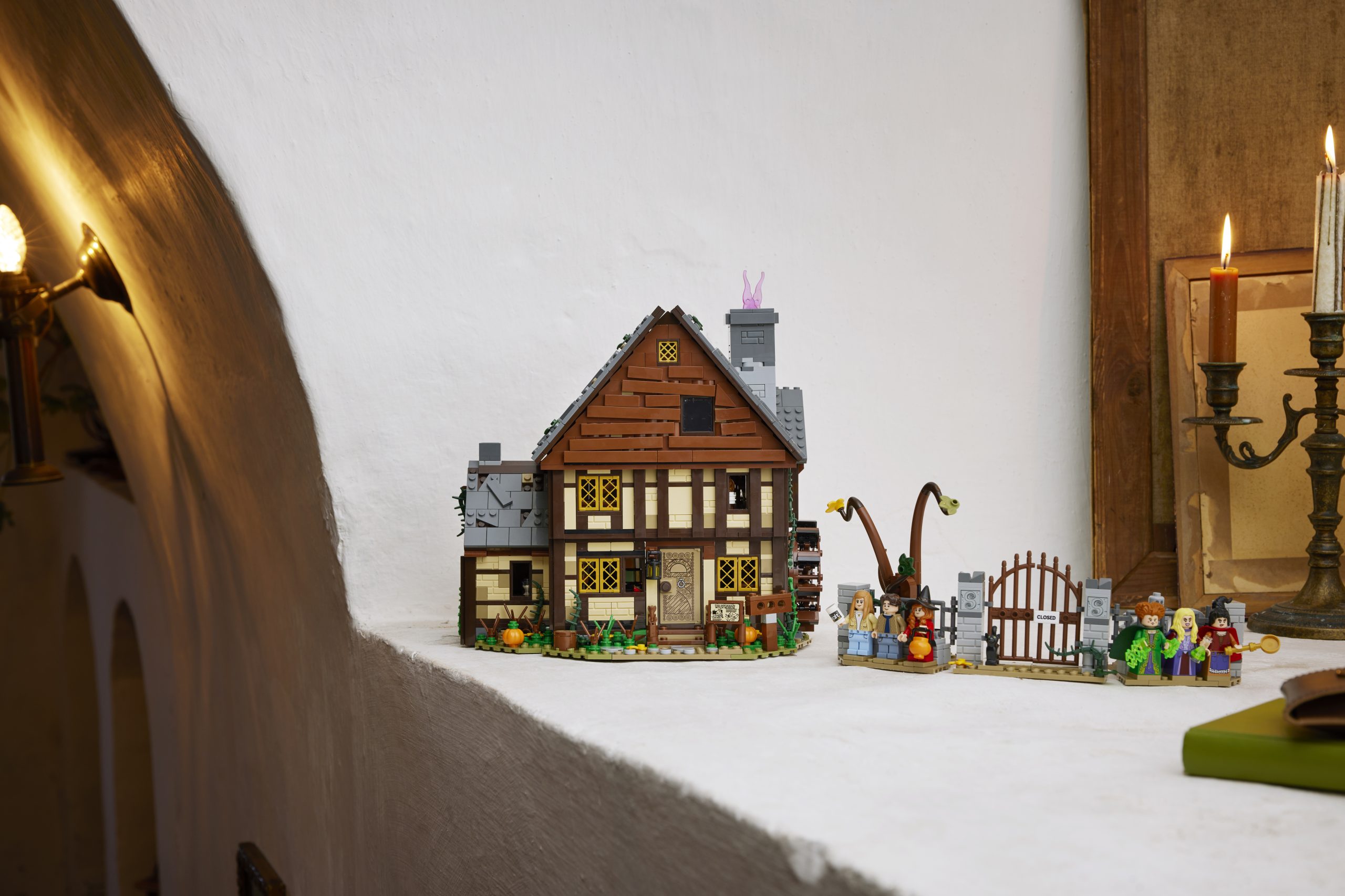 LEGO Ideas 21341 Hocus Pocus – The Sanderson Sisters Cottage lifestyle 6 1 scaled
