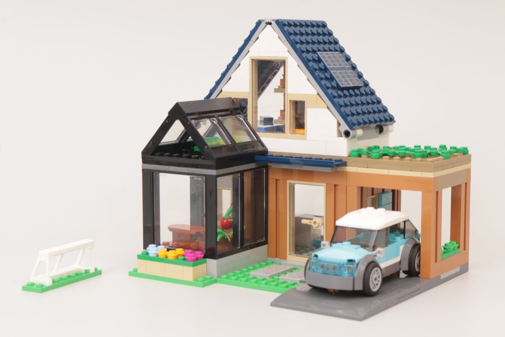 LEGO City 60398 Family House and Electric Car review 3 1024x683