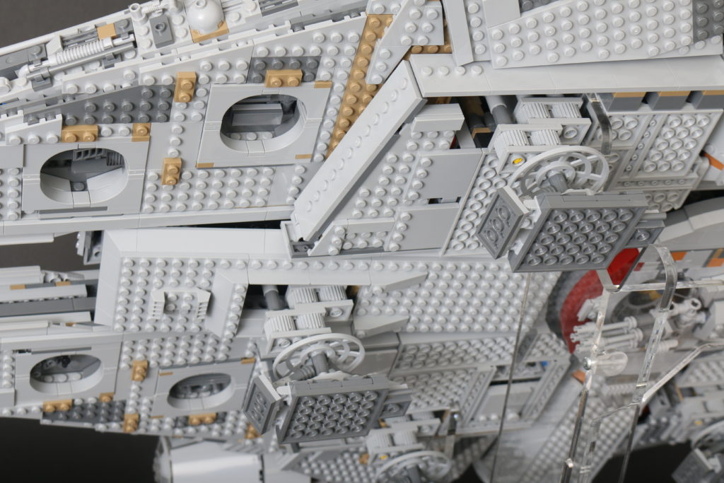 LEGO Star Wars 75192 UCS Ultimate Collectors Series Millennium Falcon review 19
