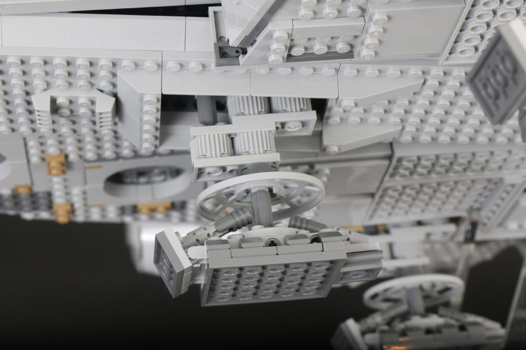 LEGO Star Wars 75192 UCS Ultimate Collectors Series Millennium Falcon review 20