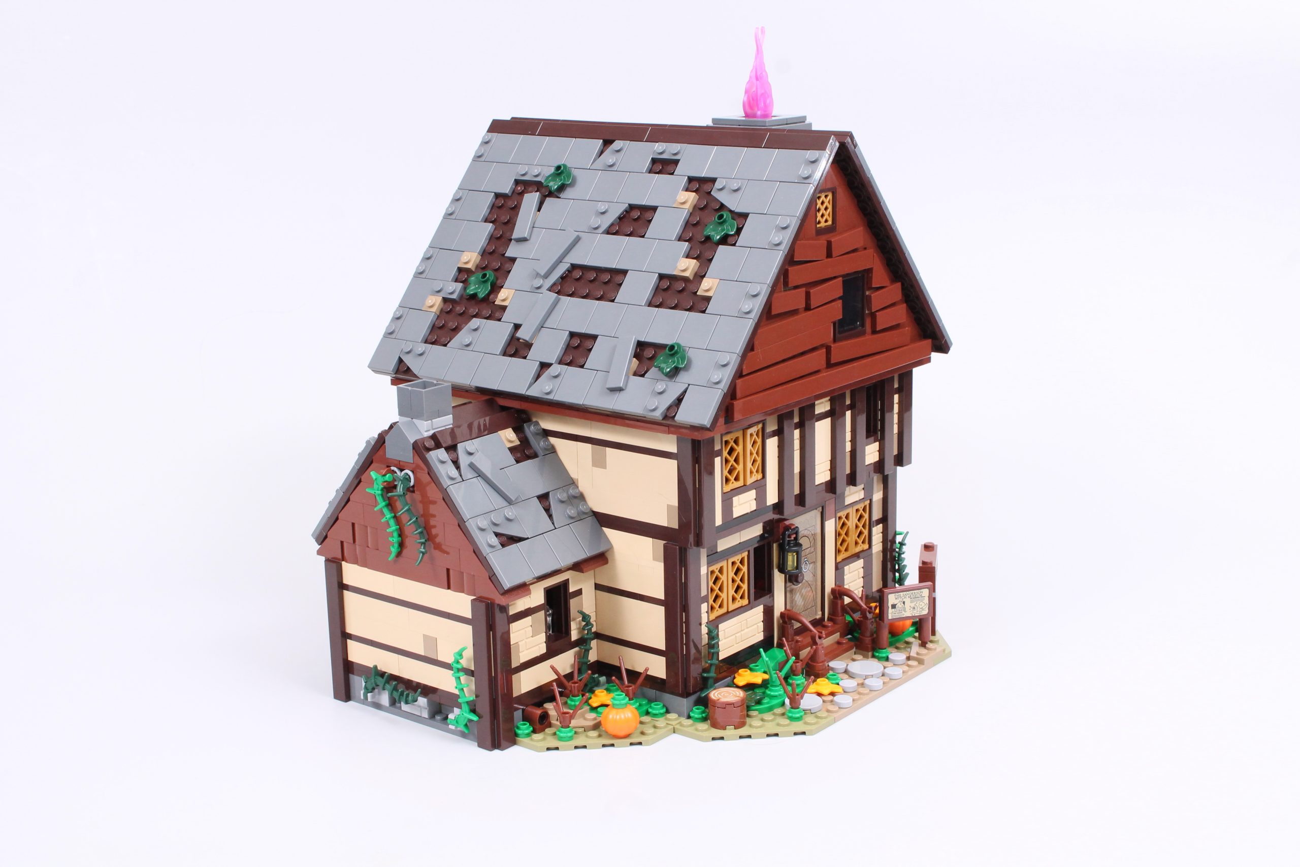 LEGO Ideas 21341 Disney Hocus Pocus The Sanderson Sisters Cottage review 14 scaled