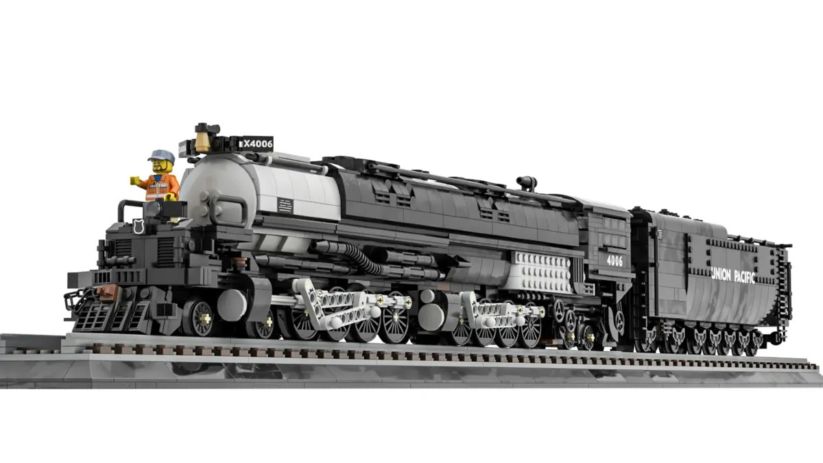 Detailed LEGO train pulls into next Ideas review stage
