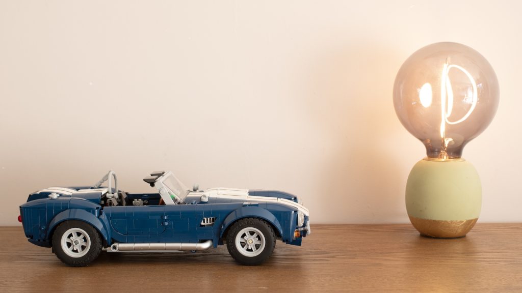 LEGO ICONS Shelby Cobra 427 SC 10357 c 1024x576